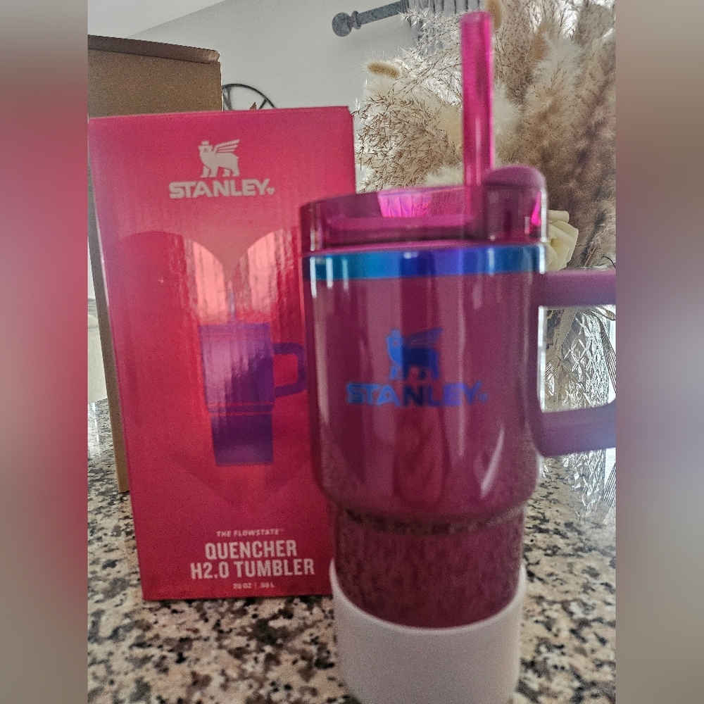 Stanley Metallic Pink Quencher Tumbler with Handle and Straw - Picture 6 of 6